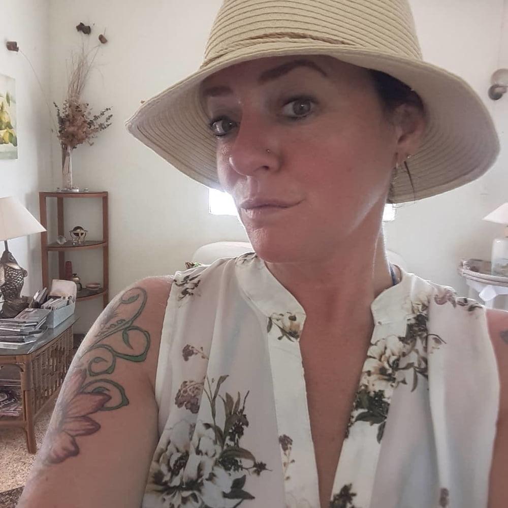 25P Self Submitted 45yo Canadian Whore Karen Loves Being Exposed