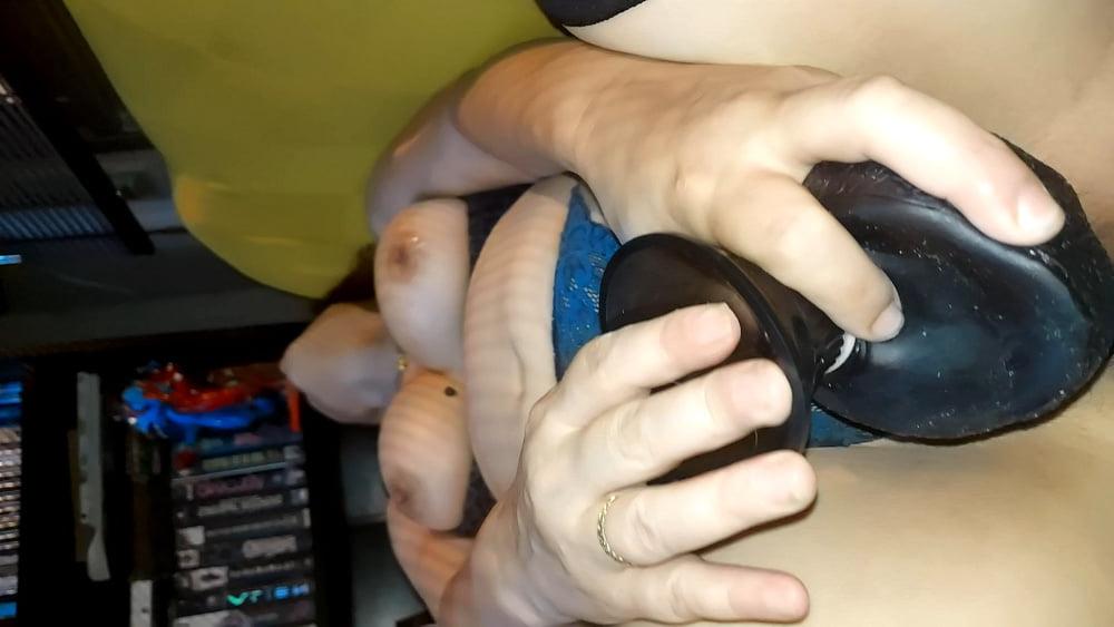 25P EMILY MULTIPLE ORGASMS WITH MY BLACK MONSTER DILDO SQUIRTING