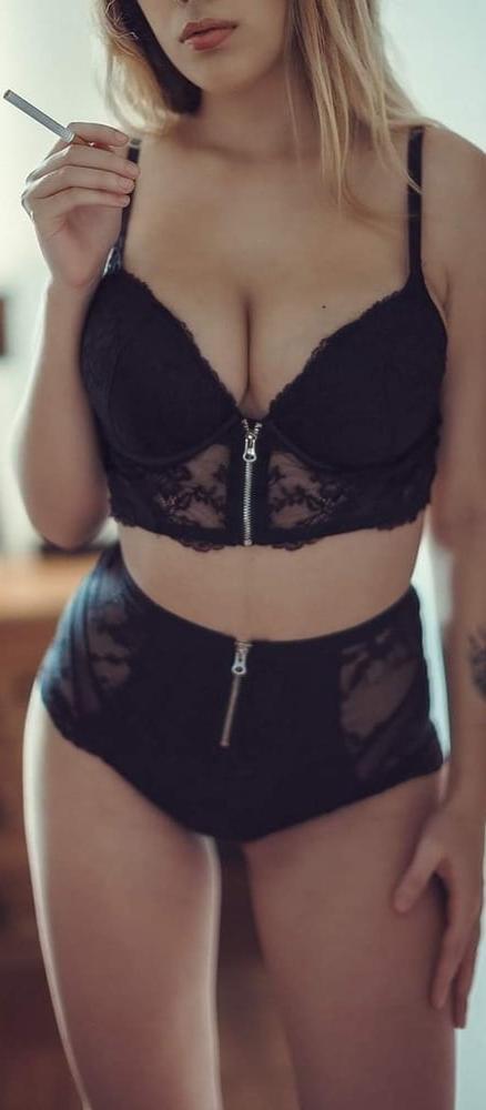 25P Canadian erotic model 8