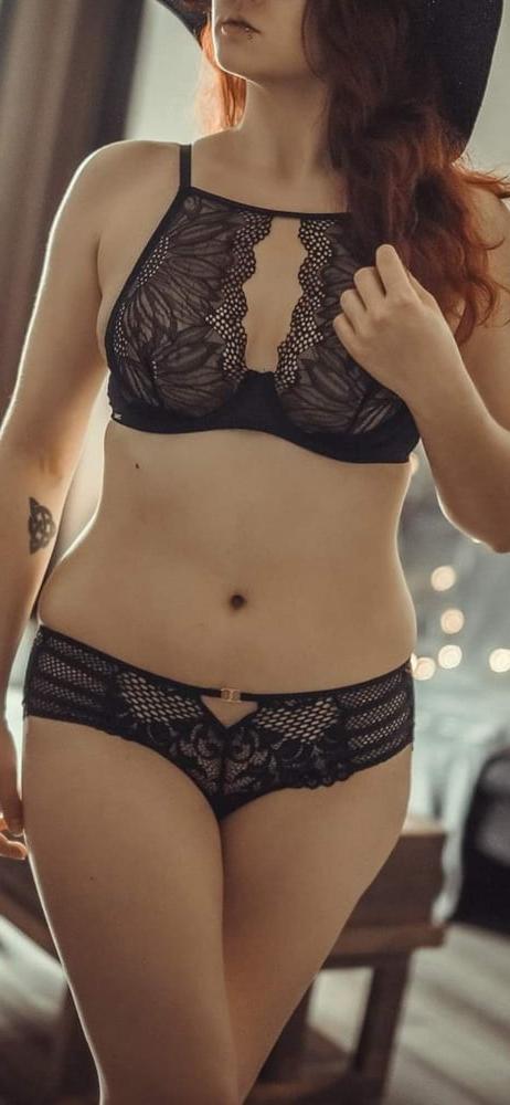 25P Canadian erotic model 8