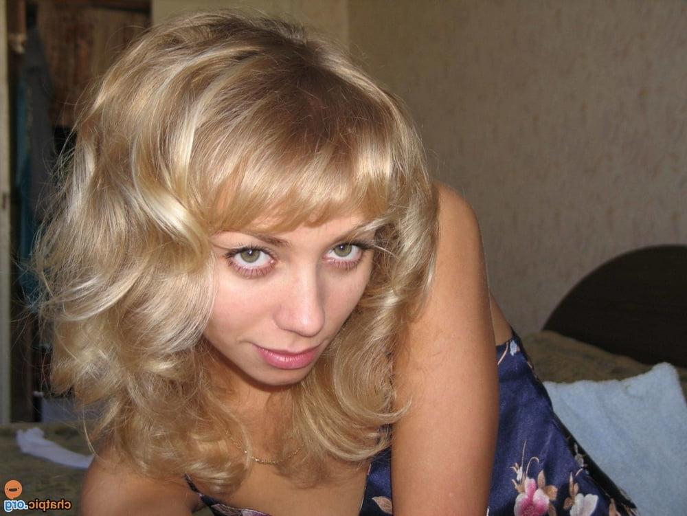 25P blonde slim webslut with great tits and shaved pussy