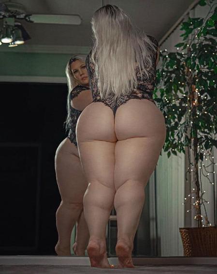 25P Big Thick bbw pawg ass soles