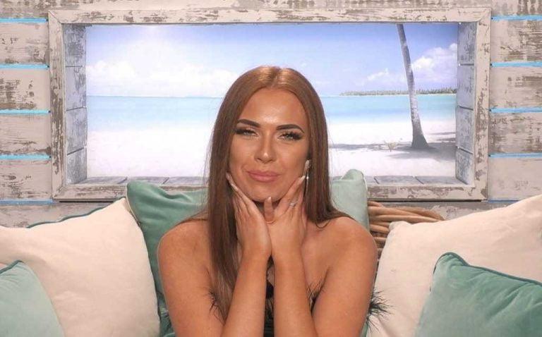 25P Demi Jones Love Island