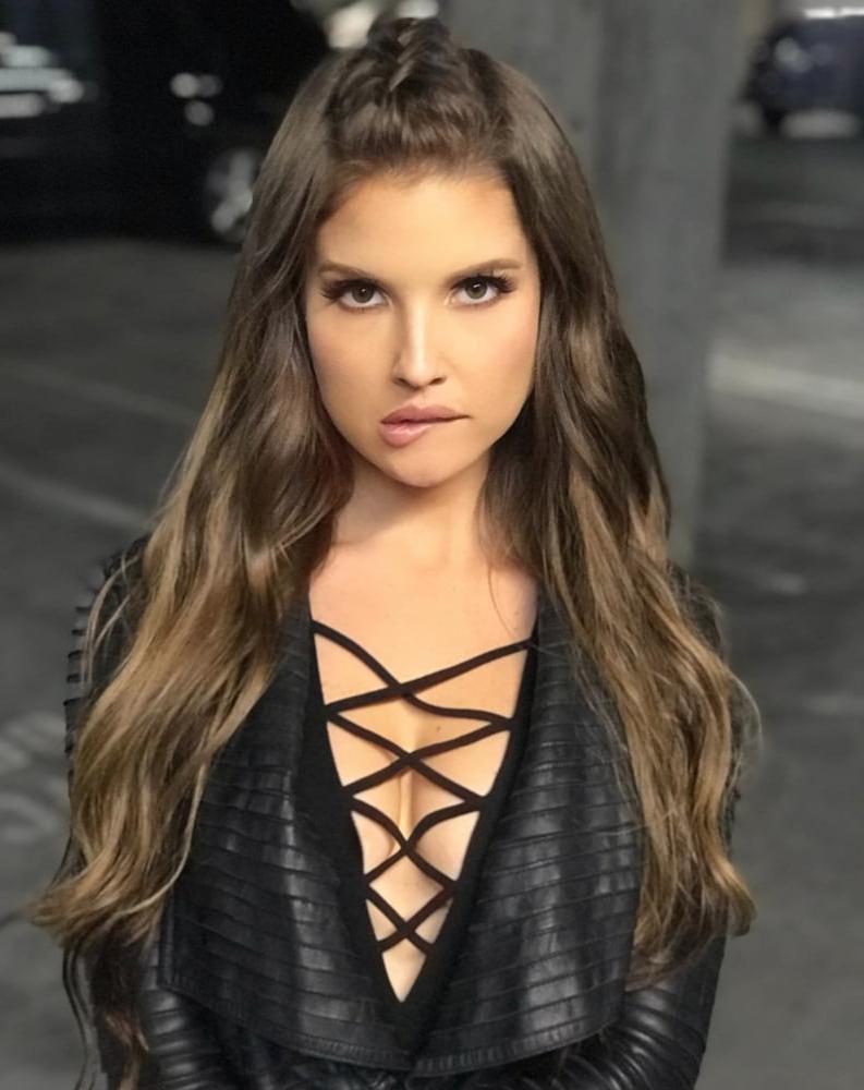 25P Amanda Cerny Fit As Fuck (LEATHER,PVC)