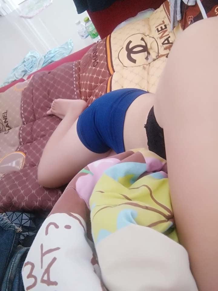 25P Whore at home