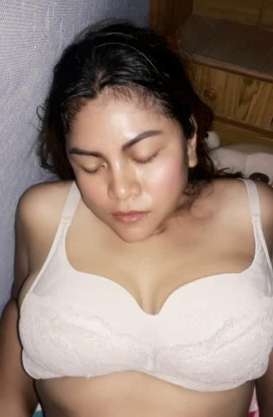25P Whore at home