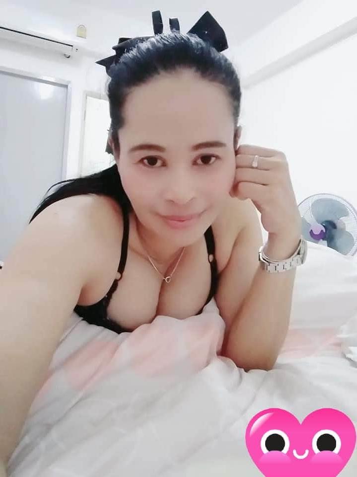 25P Whore at home