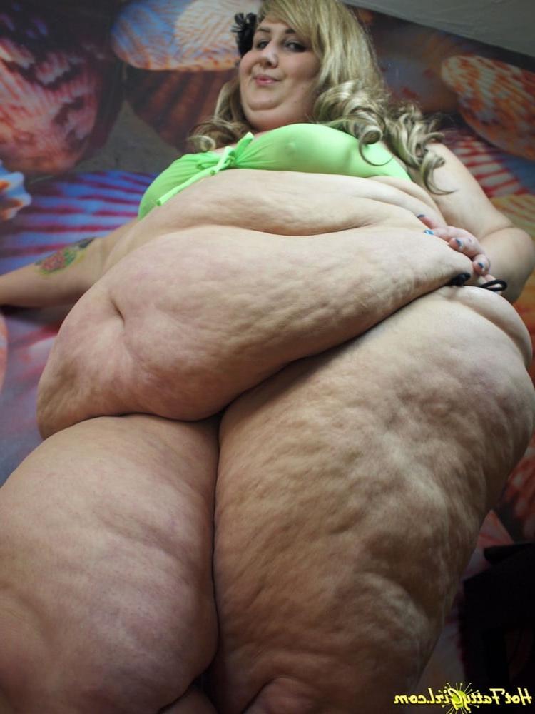 25P Ssbbw love to go hogging
