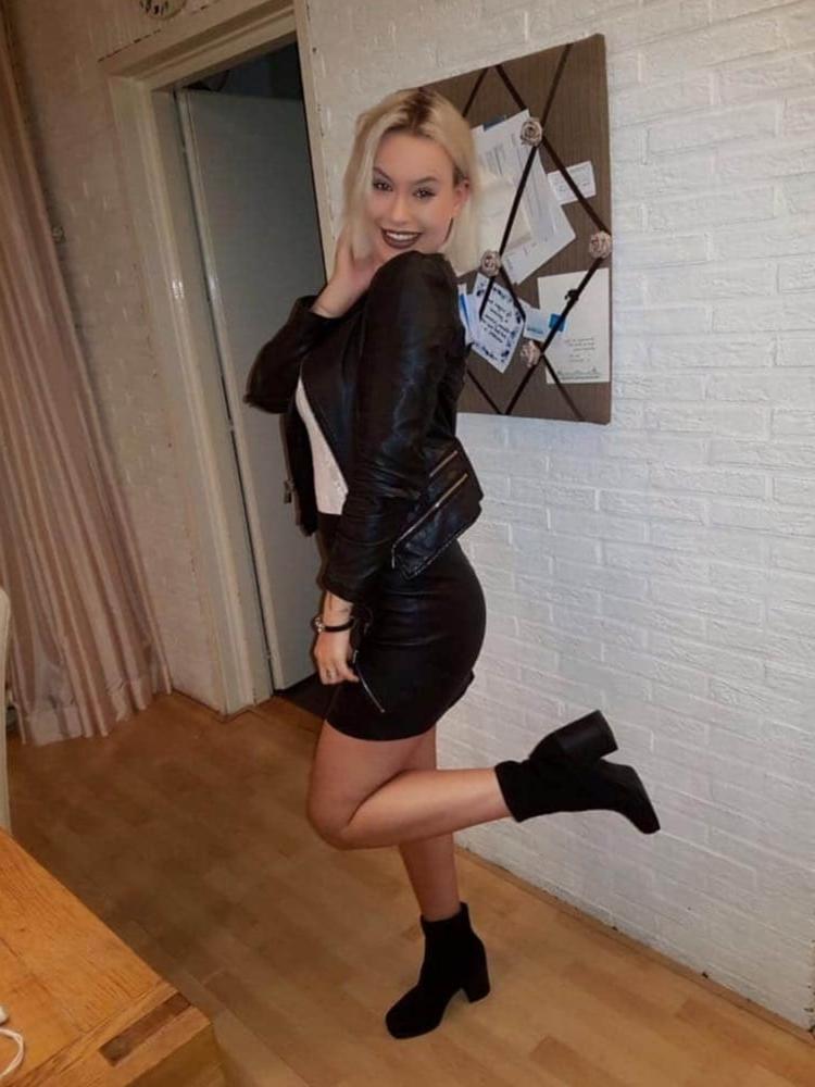 13P Horny Dutch Girl