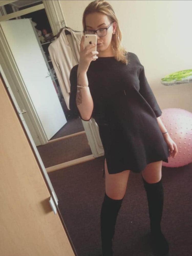 13P Horny Dutch Girl