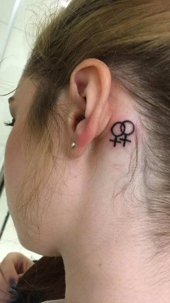 25P Behind the ear.