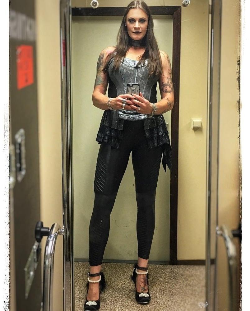 25P Floor Jansen - Dutch Metal Singer 3