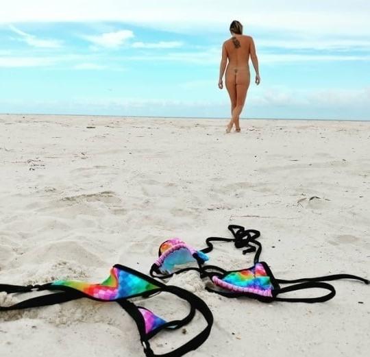 25P BEACH Love