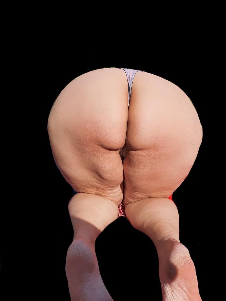 15P Mature Elena pawg ass