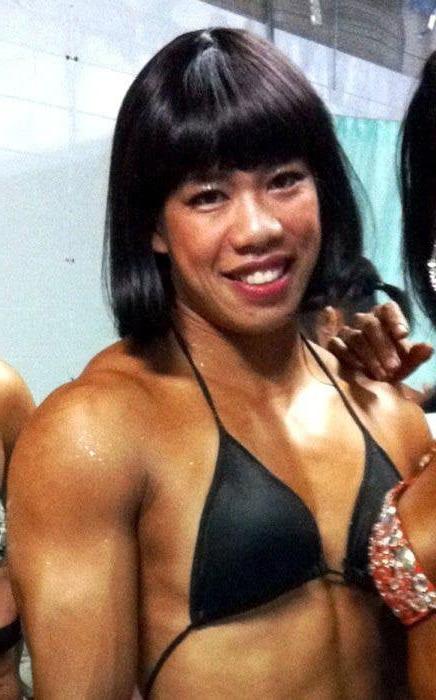 12P Female Bodybuilder - Jaranya Dungkam