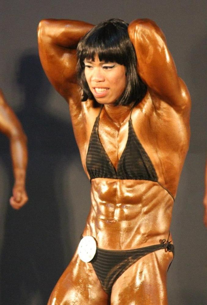 12P Female Bodybuilder - Jaranya Dungkam