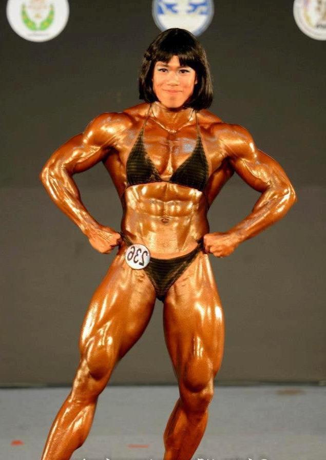 12P Female Bodybuilder - Jaranya Dungkam