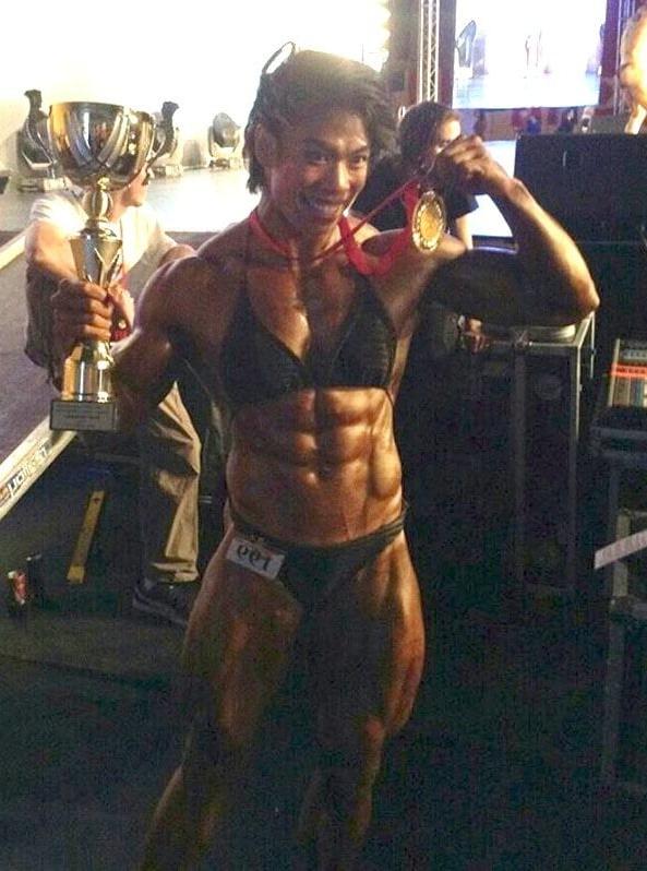 12P Female Bodybuilder - Jaranya Dungkam