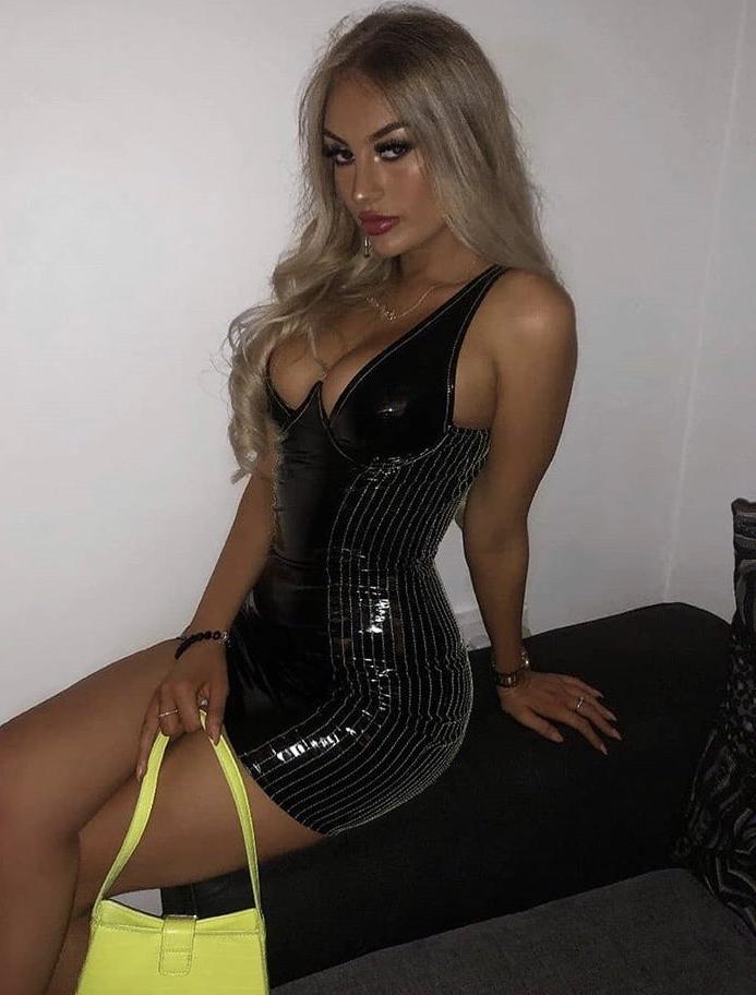 25P Get up close. Cum. Wipe clean. Send home to hubby.