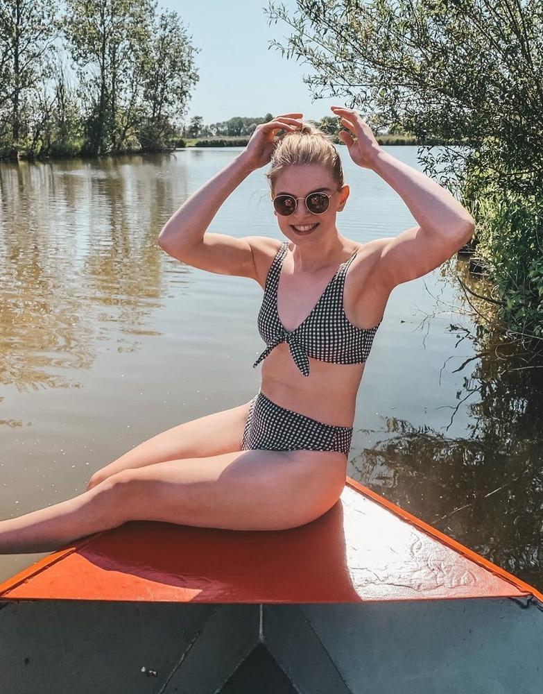 25P Femke Meines Dutch Celeb