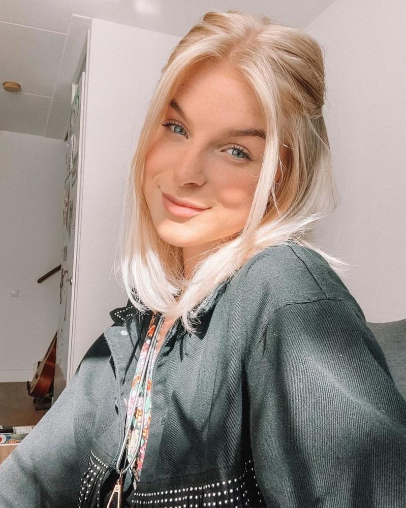 25P Femke Meines Dutch Celeb