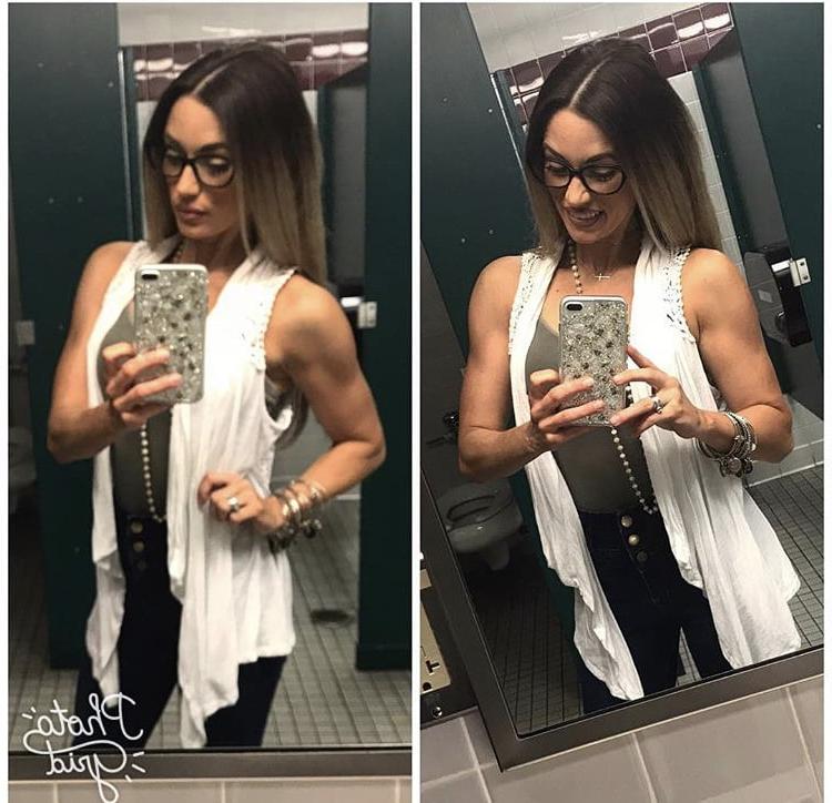 25P Mississippi Fitness Girl selling bombshell bras