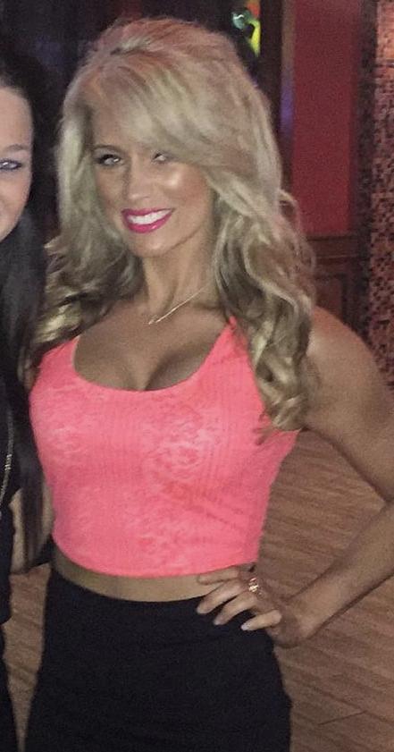 25P Mississippi Fitness Girl selling bombshell bras