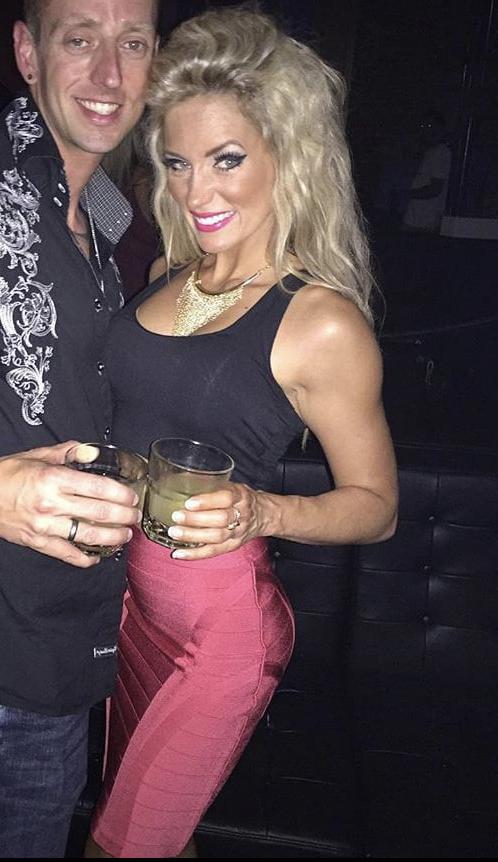 25P Mississippi Fitness Girl selling bombshell bras