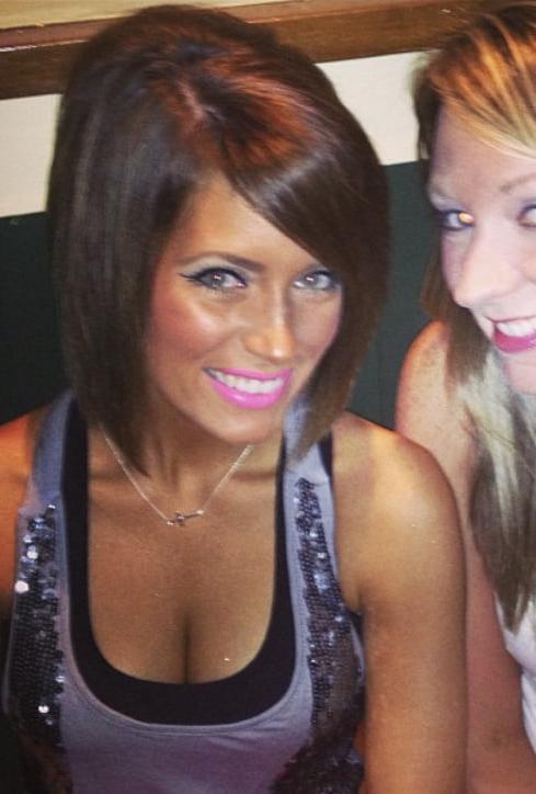 25P Mississippi Fitness Girl selling bombshell bras