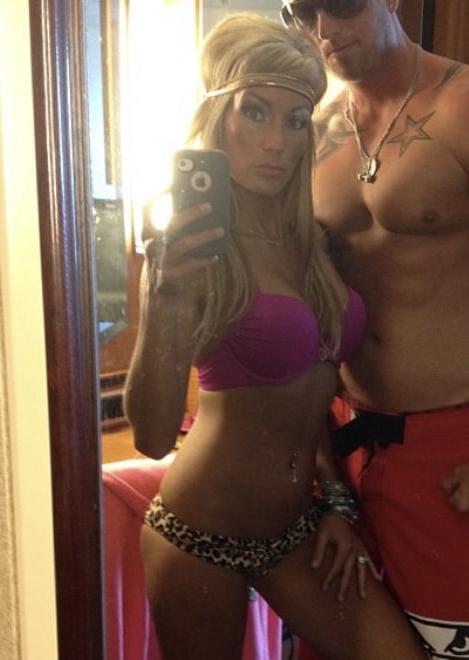25P Mississippi Fitness Girl selling bombshell bras