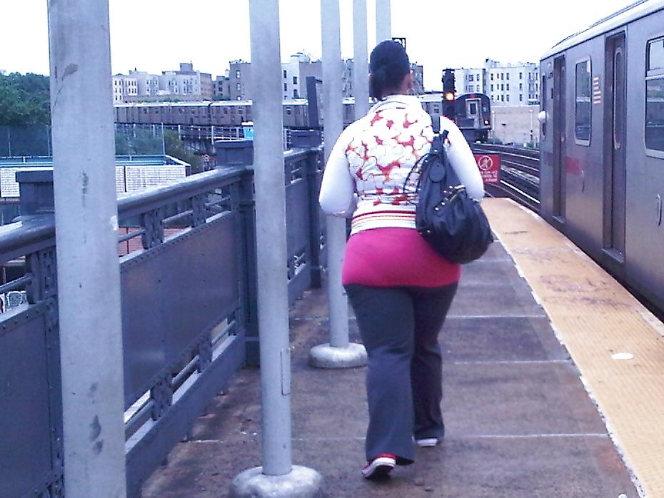 20P Candid females