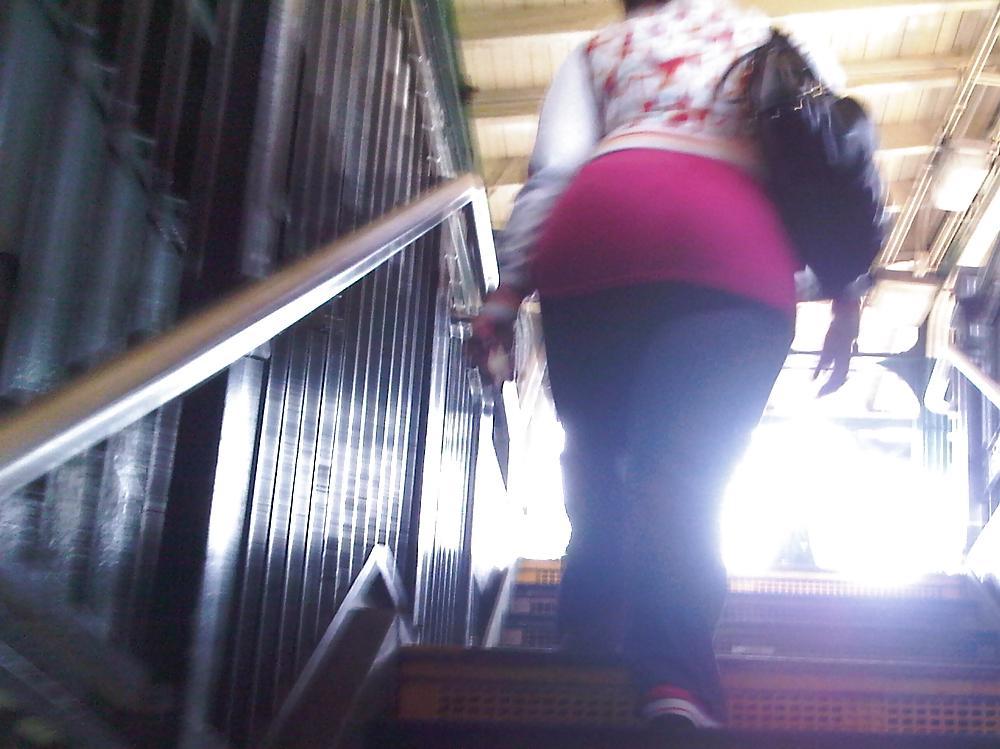 20P Candid females