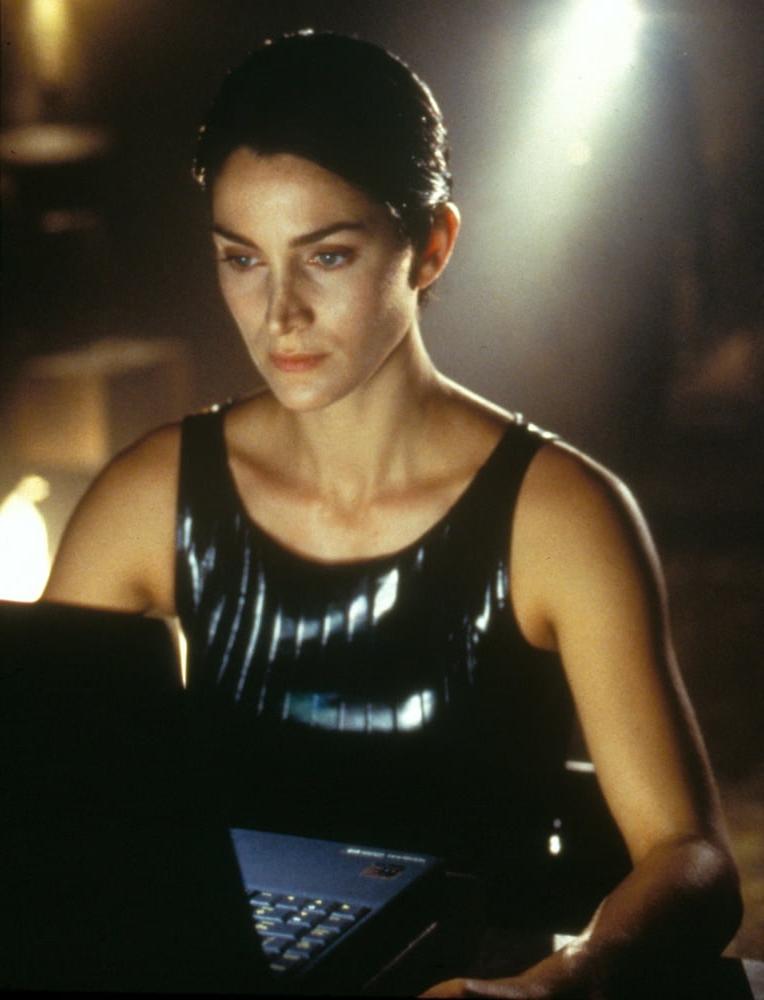 25P Carrie-Anne Moss Fit As Fuck Hot Look