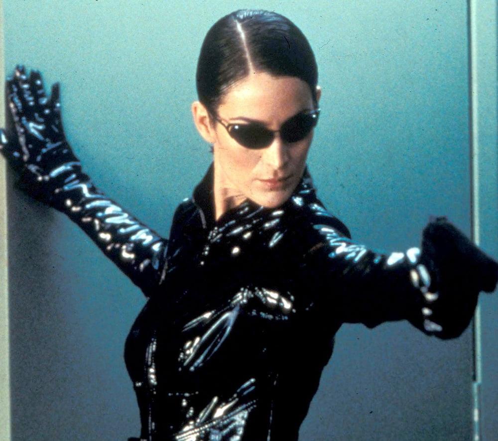 25P Carrie-Anne Moss Fit As Fuck Hot Look