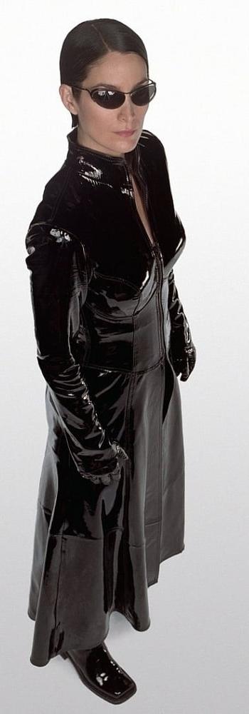 25P Carrie-Anne Moss Fit As Fuck Hot Look
