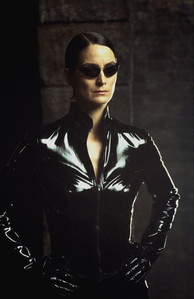 25P Carrie-Anne Moss Fit As Fuck Hot Look