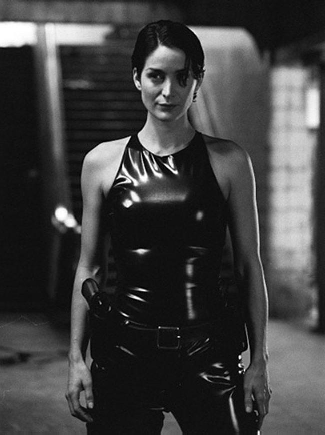 25P Carrie-Anne Moss Fit As Fuck Hot Look