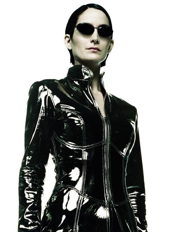 25P Carrie-Anne Moss Fit As Fuck Hot Look