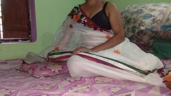 25P Bengali boudi in home (no face)