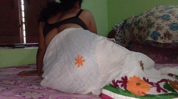 25P Bengali boudi in home (no face)