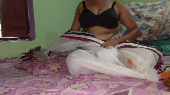 25P Bengali boudi in home (no face)
