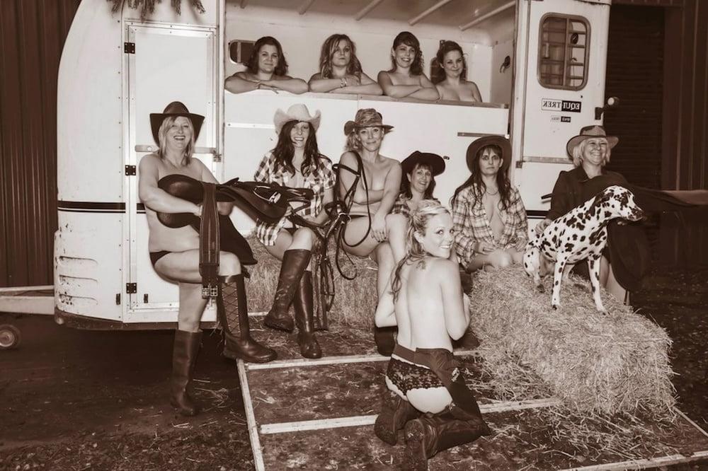 25P Country Girls 2016 calendar