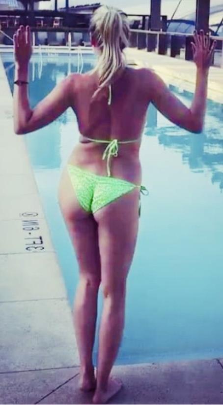 25P Bum Love 277
