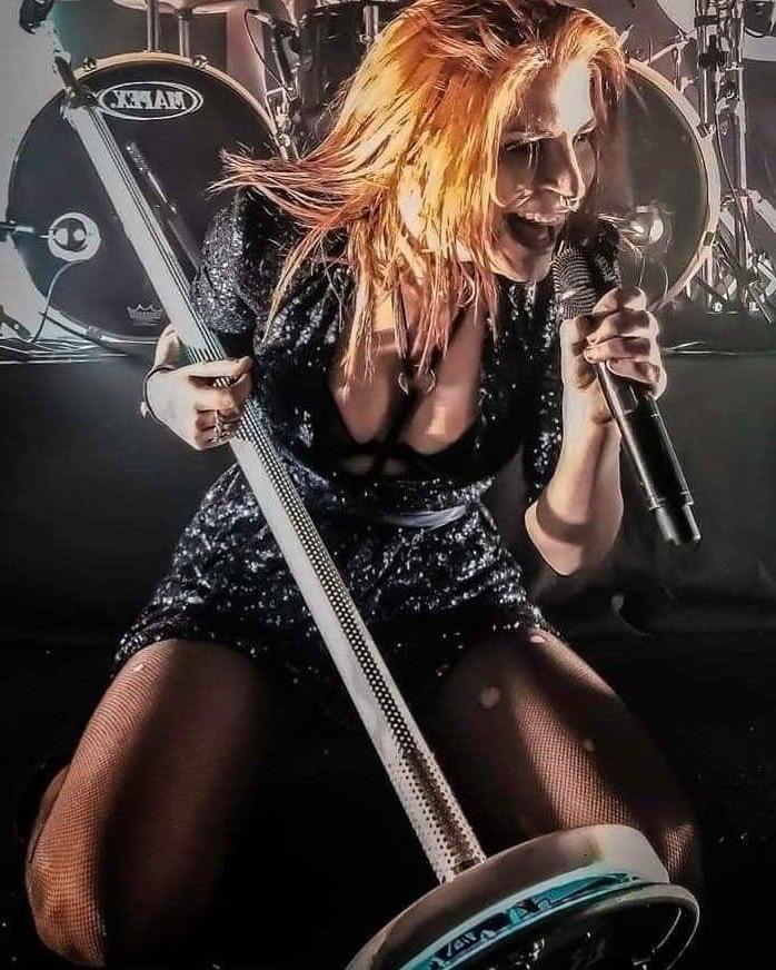 25P Charlotte wessels sexy Dutch singer
