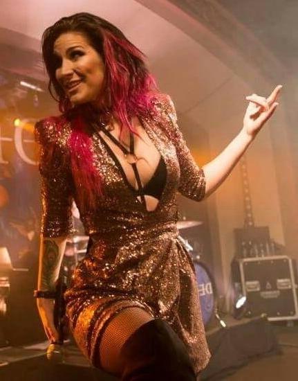 25P Charlotte wessels sexy Dutch singer