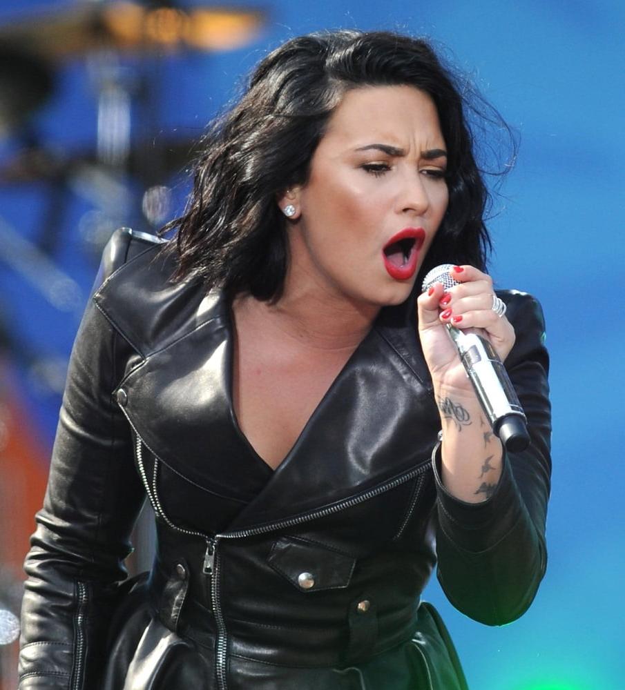 25P Demi Lovato Fit As Fuck 4