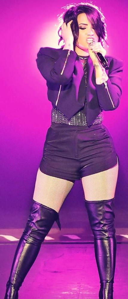 25P Demi Lovato Fit As Fuck 4