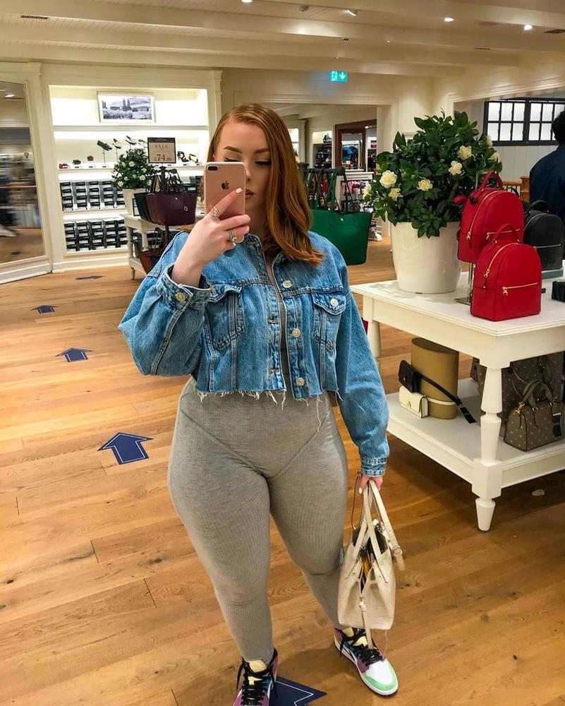 25P Stunning PAWG redhead slag Sophie