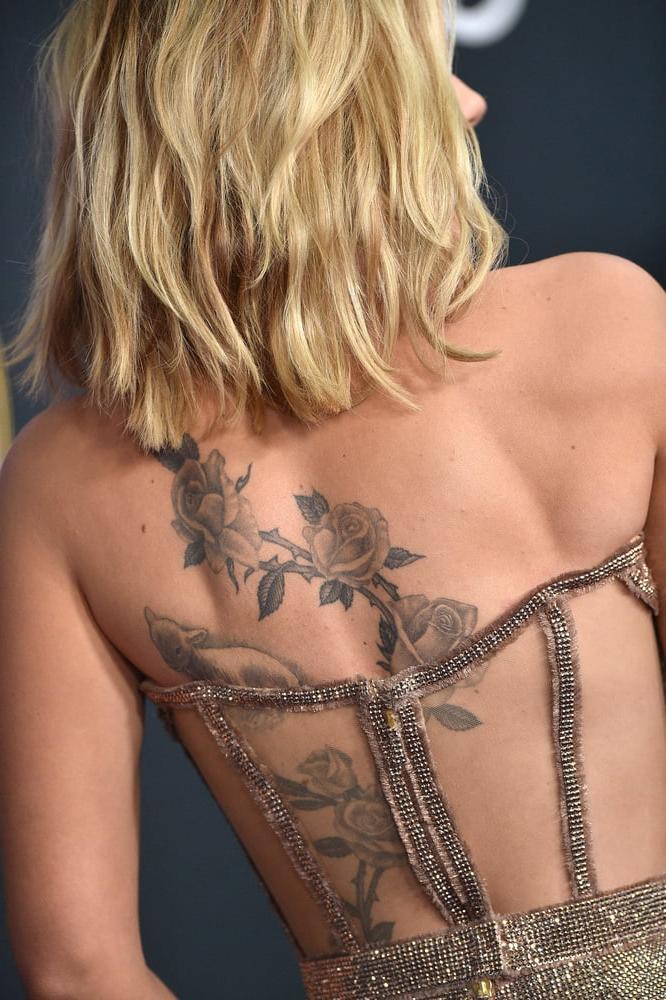 22P Scarlett in BLING BLING SKIN TIGHT AS FUCK
