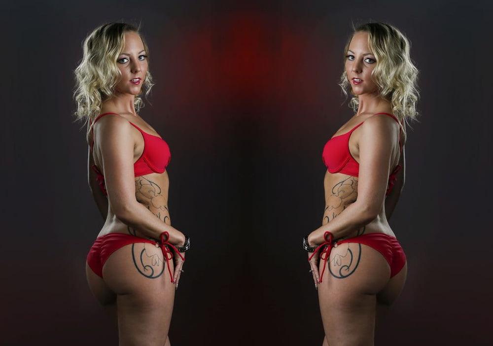15P Emma Toronto Sunshine Girl Slow Jerk To Her Thong Bikini Ass